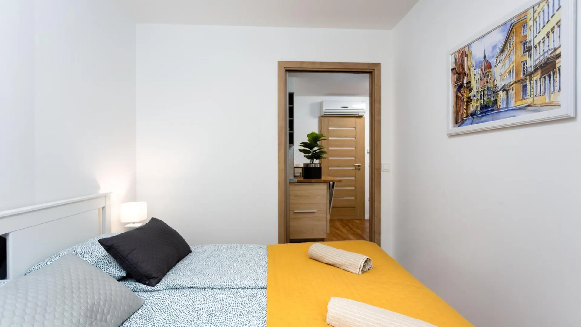 Downtown Cube Apartment Budapesta 0*,
